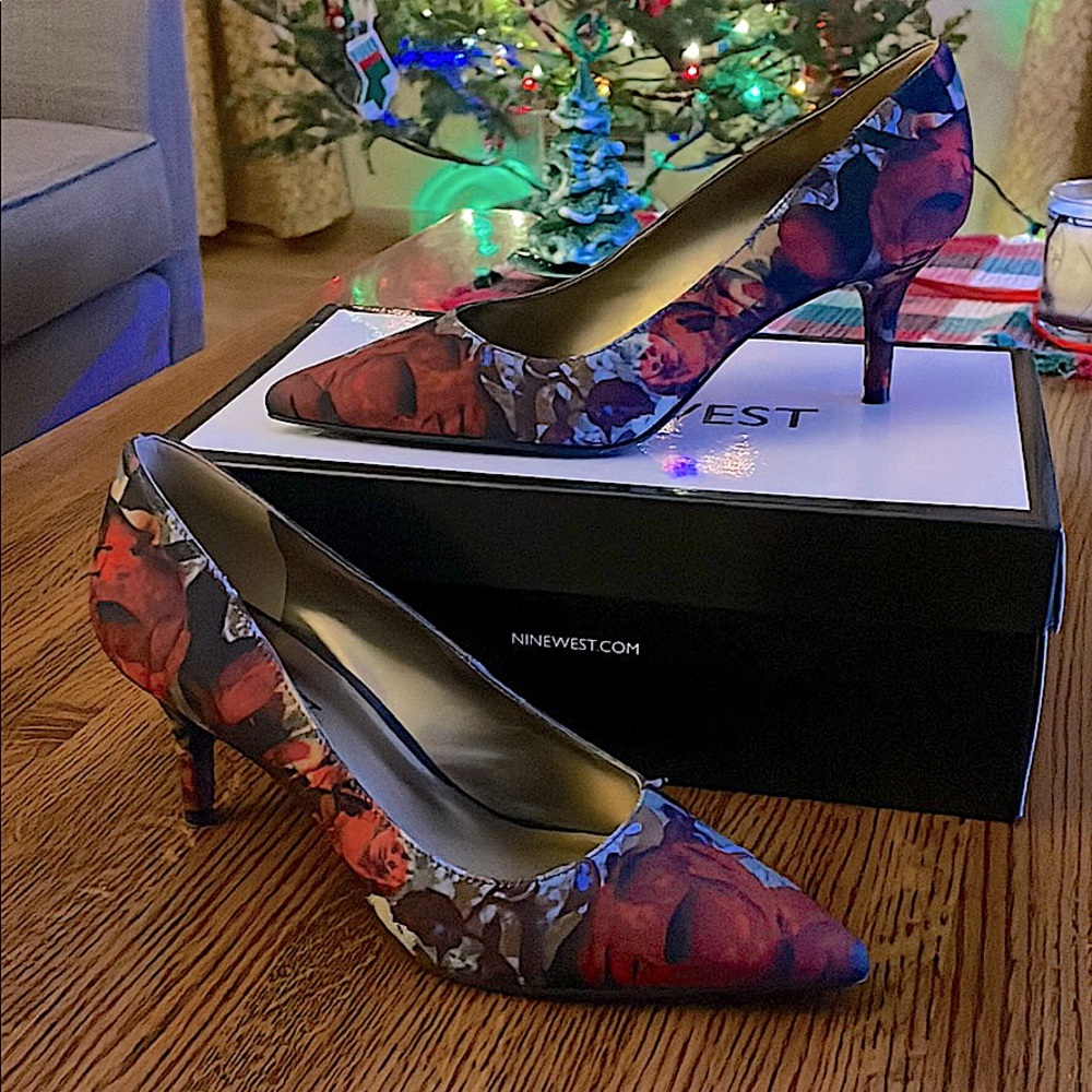 Nine West flower-patterned pumps